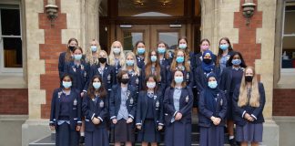 Pelajar berhijab diserang di sekolah: 40,000 tandatangani petisyen
