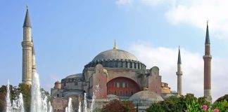 Masjid Besar Hagia Sophia adakan solat tarawih pertama selepas 88 tahun