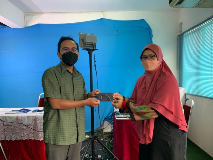 Dr Rosni dan Aisamuddin