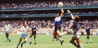 Jersi kontroversi Maradona dijangka dijual mahal di lelongan