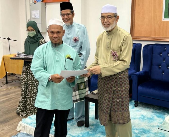Dr Johari Mat