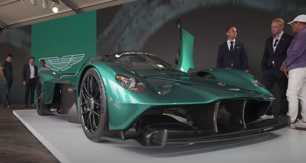 Arab Saudi Rancang Beli Saham Aston Martin