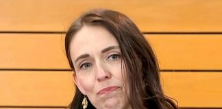 Jacinda Ardern buat penampilan terakhir