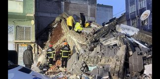 Pakistan sending doctors, rescuers to help Turkish earthquake victims