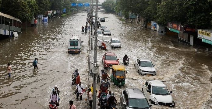 Air Sungai Yamuna melimpah, New Delhi banjir