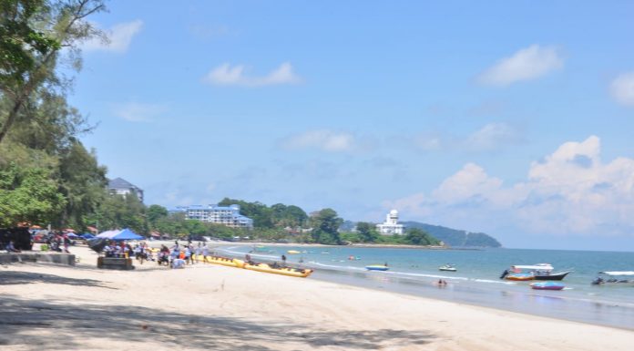 Saluran busuk jejas keindahan pantai Teluk Kemang
