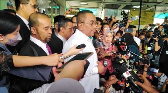 Tiada notis tangkapan ketika ditahan jam 3 pagi – Sanusi