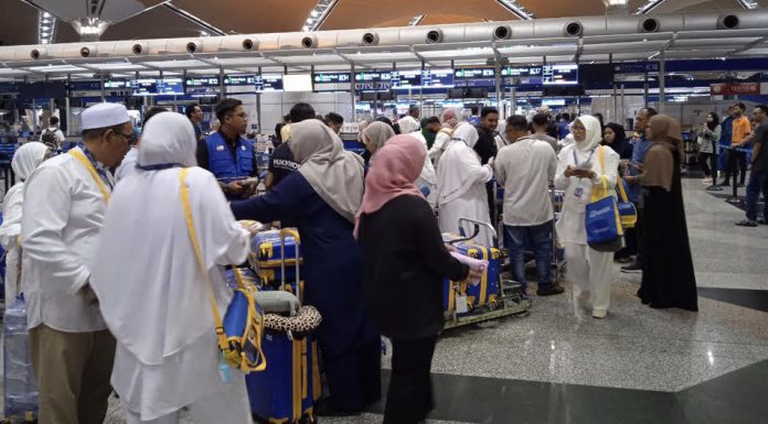 Penerbangan pertama jemaah umrah Andalusia Travel ke Taif