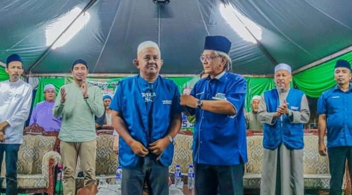 Penyokong hairan Ketua Umno Kelantan tiada senarai calon