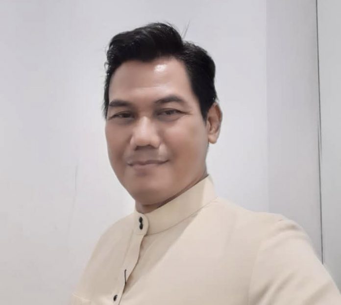 dr helmi