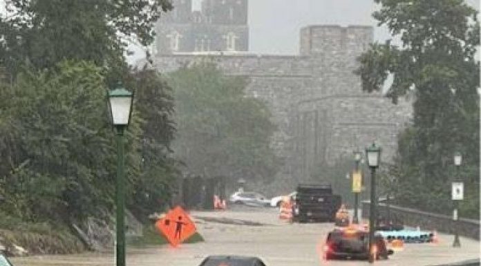 New York dilimpahi banjir: Gabenor isytihar darurat