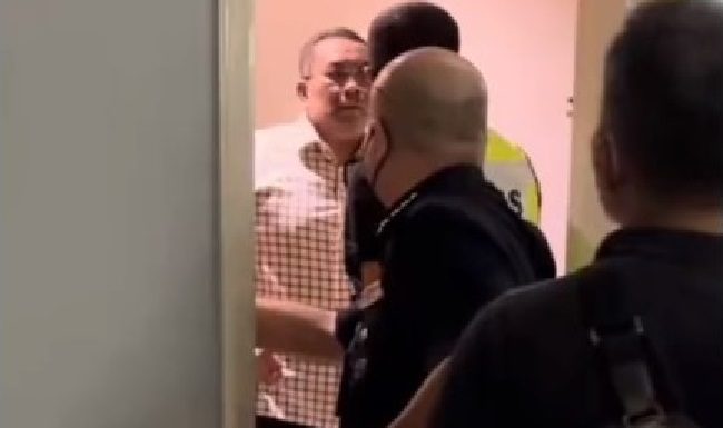 Sanusi ditahan jam 3 pagi, dibawa ke IPD Gombak
