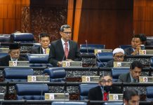 Apa status penajaan pelajar perubatan, pergigian dan farmasi?