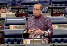 Adakah ringgit jatuh kerana kamu tak pandai jaga kerajaan?