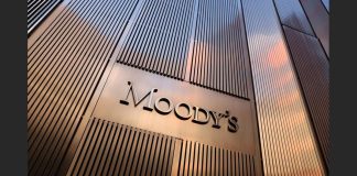 Moody’s changes US credit outlook to negative as shutdown looms