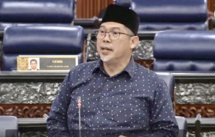 Bakri Jamaludin Parlimen1