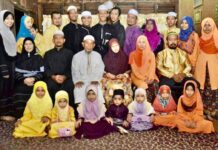 Kak Wan mampu beli baju kurung setahun sekali sahaja