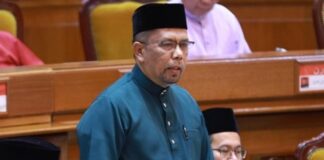Larangan persembahan hiburan malam Jumaat sejak 1957