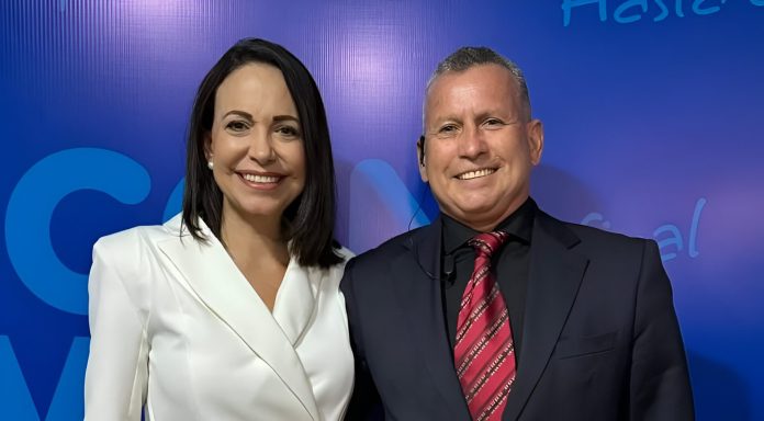 Maria-Corina-Machado-y-Milciades-Avila-696x384