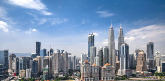 Advokasi ekonomi politik di Malaysia
