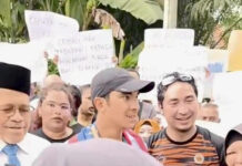 Langkah Muar: Syed Saddiq tiba di Parlimen, kutipan RM160,000
