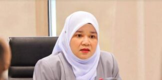 Bukti tajamnya kuku mereka dalam kerajaan
