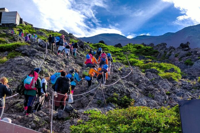 pendaki gunung fuji
