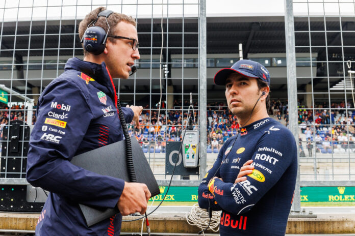 Hugh Bird dan Sergio Perez