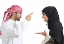 Buka aib pasangan di media sosial: Betul atau salah?