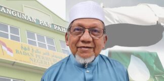 Hari kerja dia guru, cuti minggu dia amilin PAS