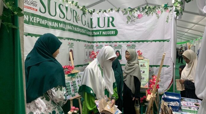 Pameran ‘Susur Galur Kepimpinan’ Muslimat PAS tarik perhatian