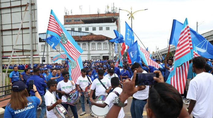 Guna alat muzik: Perarakan calon BN ingkar peraturan SPR