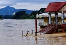 Banjir makin teruk di Perak: 625 penduduk dipindahkan