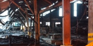 Tingkat atas Pasar Besar Kuala Krai terbakar