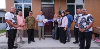 Mangsa kebakaran terharu terima rumah baharu