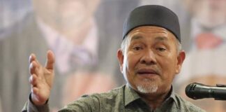 Hukuman sebat di hadapan khalayak bawah Takzir
