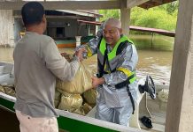 MB hantar makanan mangsa banjir tidak berpindah