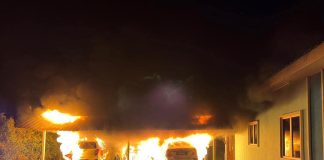 Dua kereta, dua motor parkir dalam garaj terbakar