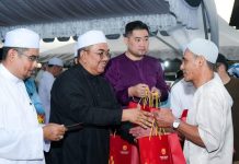 Menteri Besar Kedah rai 450 sukarelawan kampung