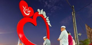MB santuni warga di bazar dan berbuka puasa bersama
