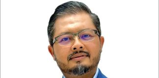 Politik pelik yang semakin memeningkan