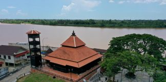 Masjid tanpa paku: Keajaiban tradisi di Kampung Laut