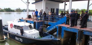 Polis akan roboh 128 jeti haram di Sungai Golok