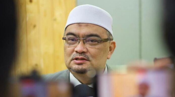 Kelantan roboh semua jeti haram di Sungai Golok