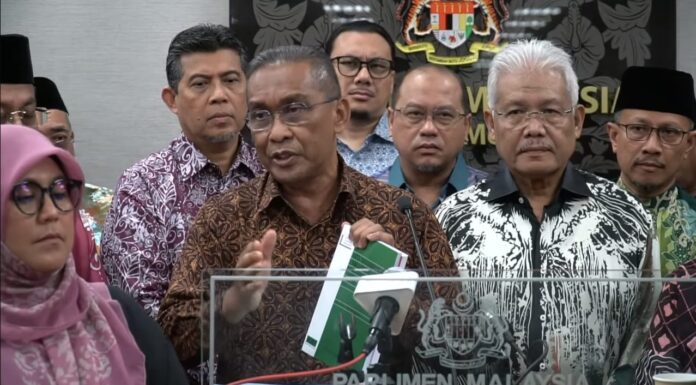 RUU URA: ‘Menteri cuba ambil alih kuasa Agong?’