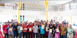 138 penduduk Kijal terima hak milik tanah RTB