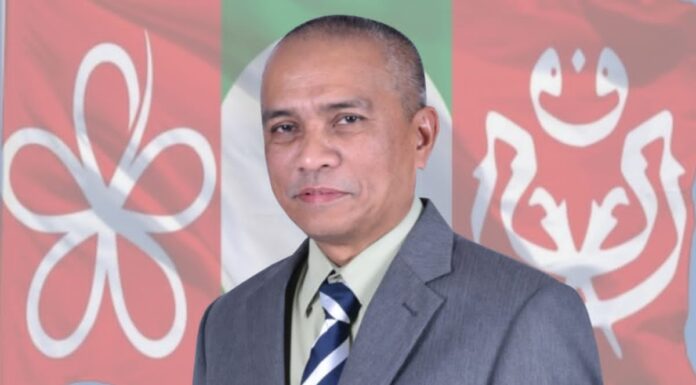 ‘Belum terlambat untuk Umno bikin jajaran baharu’