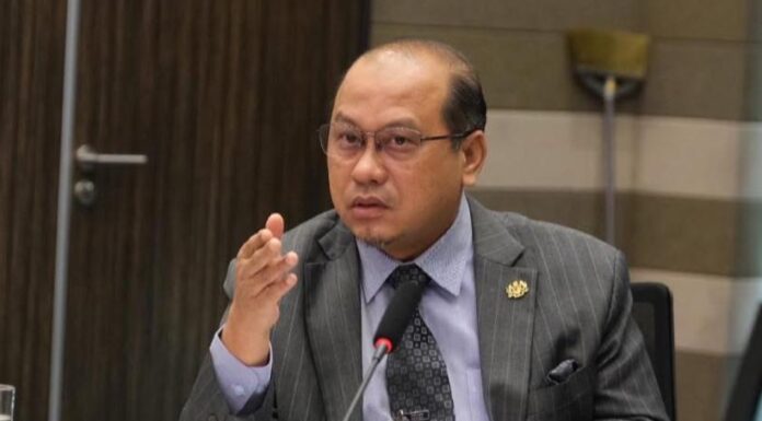 Jurang nilai projek mega Pantai Barat jauh melebihi ECRL