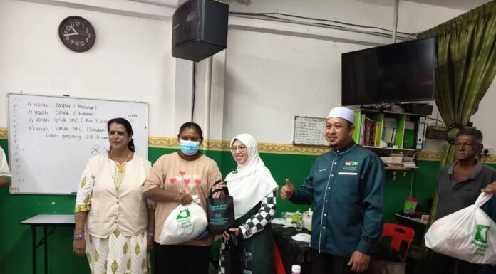 Deepavali: PAS santuni kaum India hulur sumbangan