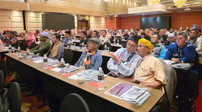 Andalusia hargai 2,000 pegawai pemasaran syarikat